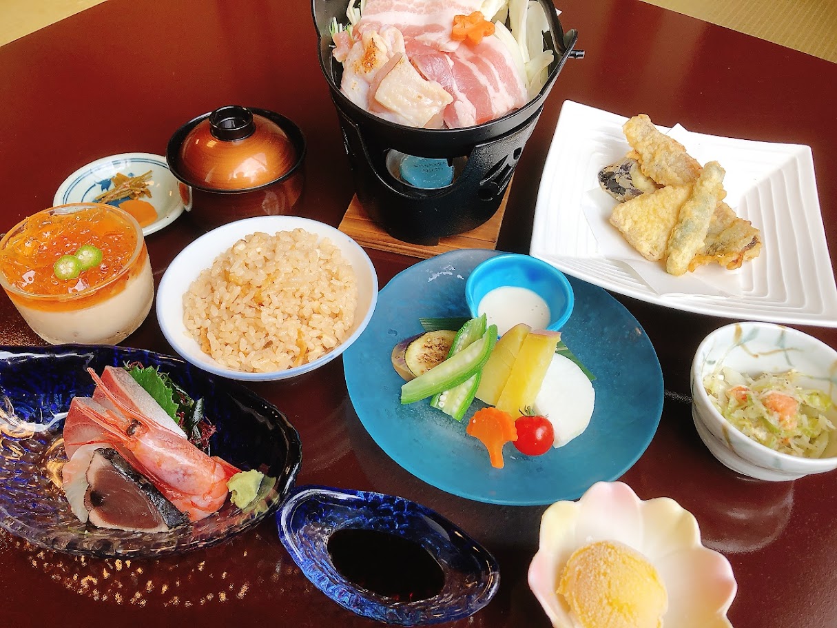 ～11/5　旬の幸いっぱい‼出汁とお野菜、おさかなにこだわった旬の会席　自慢の鯛めしも!　